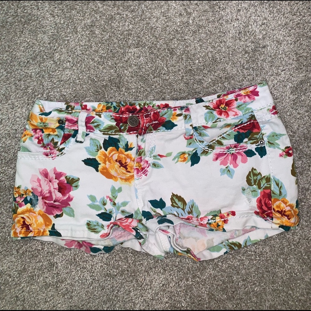 Vanilla Star Juniors White floral jean shorts sz 9 - Picture 3 of 8